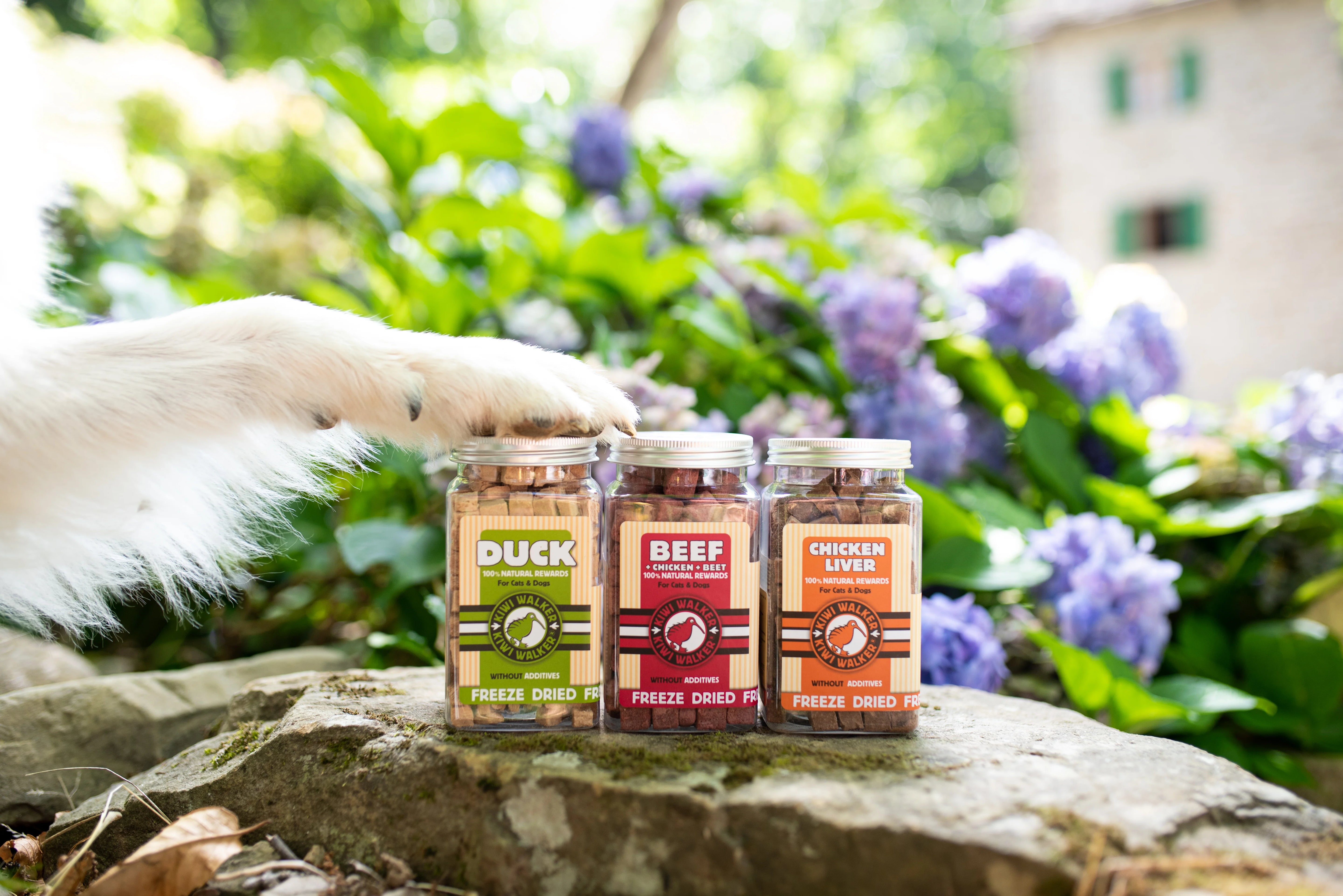 KIWI WALKER Freeze Dried Grain Free Snack Chicken Liver Cubes Dog & Cat Treats 115G